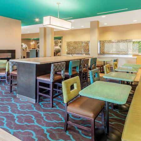 La Quinta By Wyndham Carlsbad Hotel Exterior photo